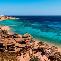 Египет – очень интересная страна, расположенная в северо-восточной части Африки, приводящая в восторг своей культурой и великой историей Египет – очень интересная страна, расположенная в северо-восточной части Африки, приводящая в восторг своей культурой и великой историей